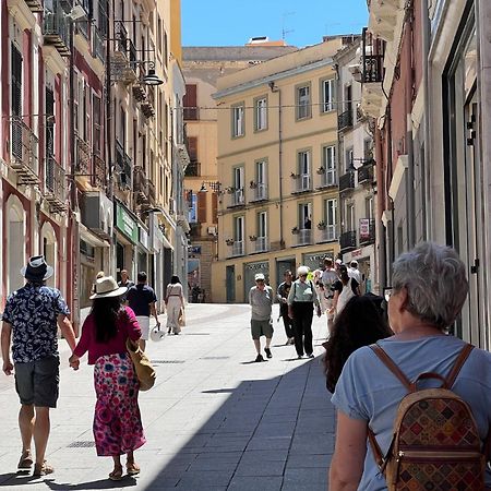 Apartment In The City Centre - Free Private Parking Cagliari Luaran gambar