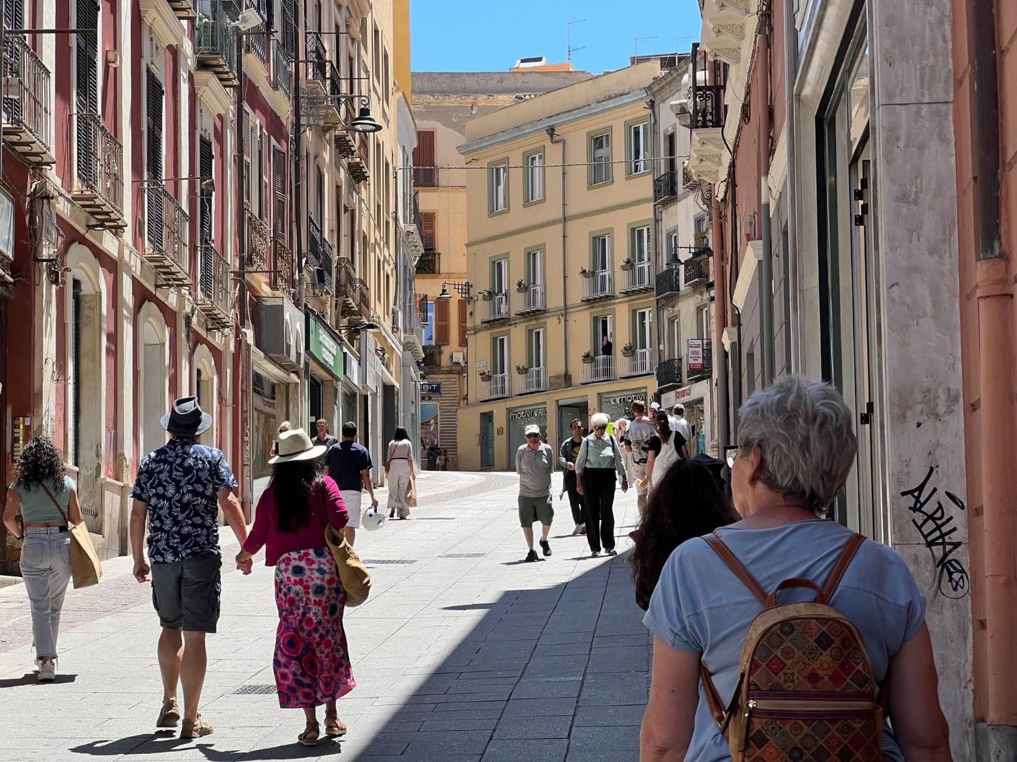 Apartment In The City Centre - Free Private Parking Cagliari Luaran gambar